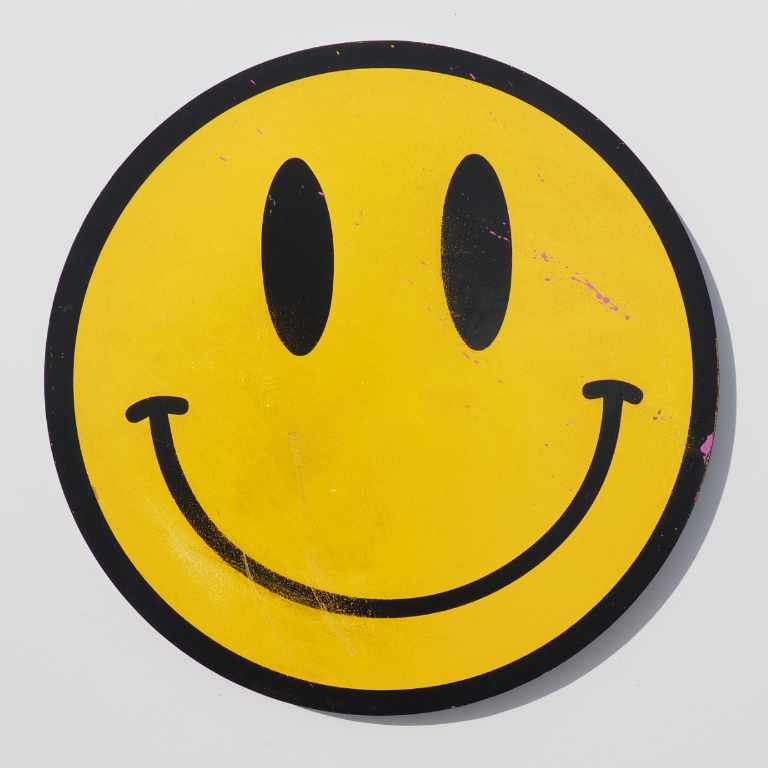 Distressed Smiley 35cm_Meg Tait Show Pony